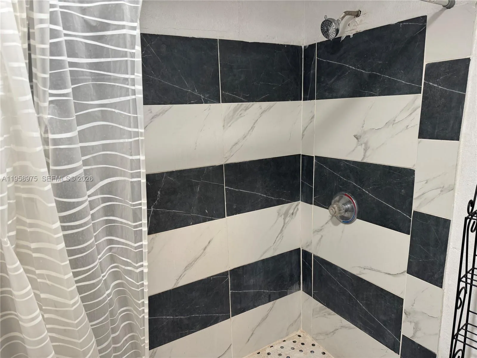 1822 Cleveland St 3, Hollywood, Florida 33020, Hollywood, Florida 33020, ,1 BathroomBathrooms,Residential Lease,For Rent,1822 Cleveland St 3, Hollywood, Florida 33020,A11958975