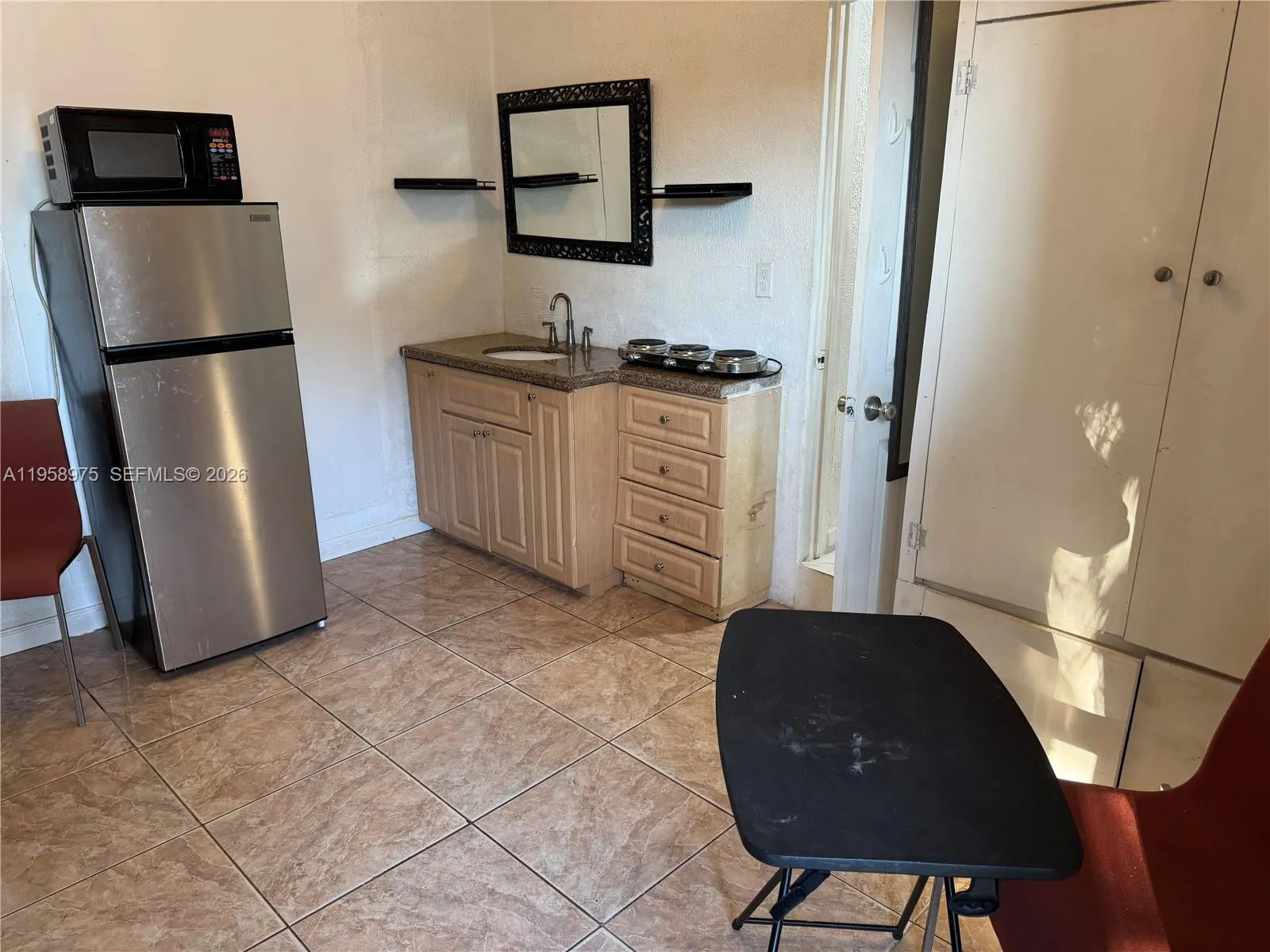 1822 Cleveland St 3, Hollywood, Florida 33020, Hollywood, Florida 33020, ,1 BathroomBathrooms,Residential Lease,For Rent,1822 Cleveland St 3, Hollywood, Florida 33020,A11958975