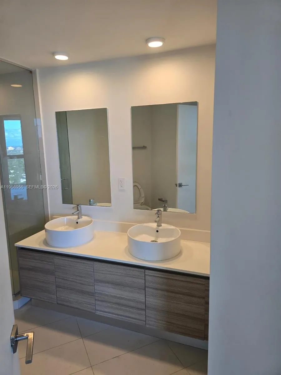 121 Ne 34th St 2816, Miami, Florida 33137, Miami, Florida 33137, 2 Bedrooms Bedrooms, ,2 BathroomsBathrooms,Residential,For Sale,121 Ne 34th St 2816, Miami, Florida 33137,A11958955