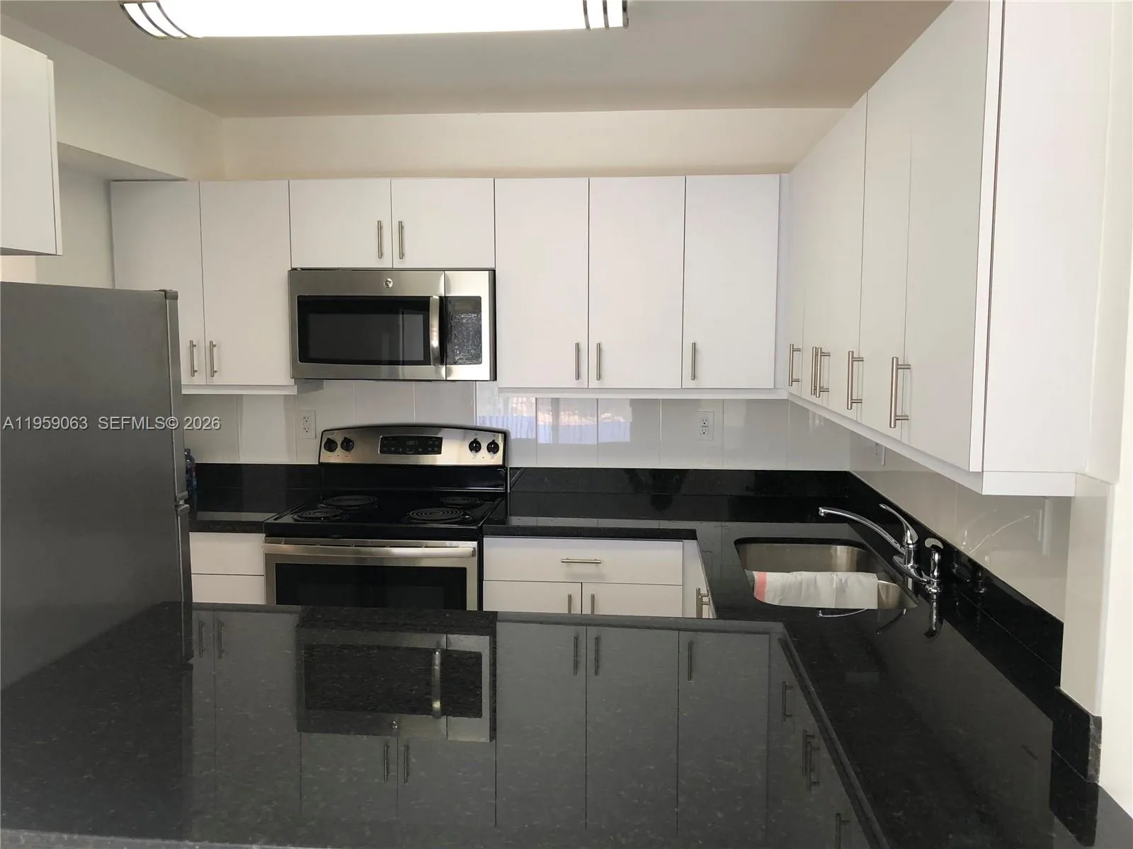 9301 Sw 92nd Ave A408, Miami, Florida 33176, Miami, Florida 33176, 1 Bedroom Bedrooms, ,1 BathroomBathrooms,Residential Lease,For Rent,9301 Sw 92nd Ave A408, Miami, Florida 33176,A11959063