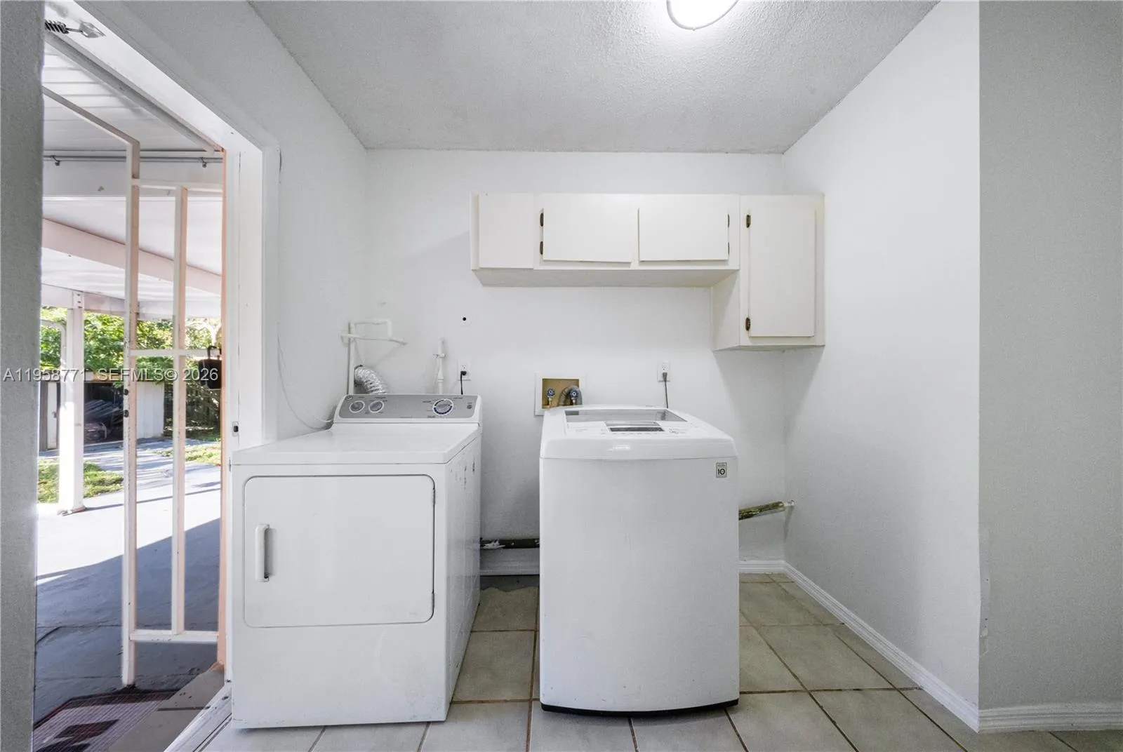 20120 Sw 112th Ct A, Miami, Florida 33189, Miami, Florida 33189, 2 Bedrooms Bedrooms, ,1 BathroomBathrooms,Residential Lease,For Rent,20120 Sw 112th Ct A, Miami, Florida 33189,A11958771