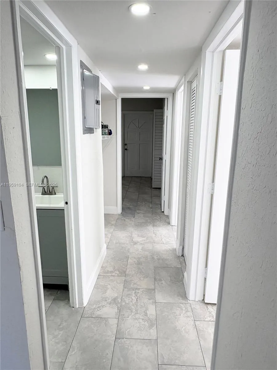 4119 Woodside Dr 1, Coral Springs, Florida 33065, Coral Springs, Florida 33065, 3 Bedrooms Bedrooms, ,2 BathroomsBathrooms,Residential Lease,For Rent,4119 Woodside Dr 1, Coral Springs, Florida 33065,A11959104