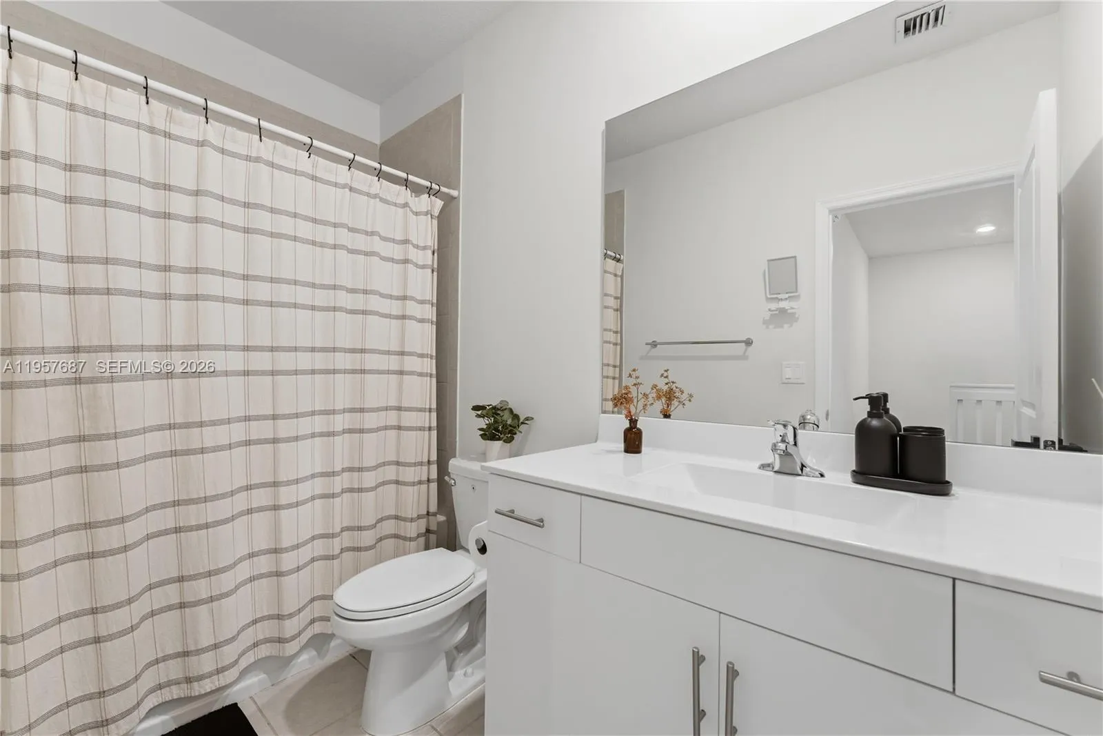 11456 W 33rd Way, Hialeah, Florida 33018, Hialeah, Florida 33018, 3 Bedrooms Bedrooms, 1 Room Rooms,3 BathroomsBathrooms,Residential,For Sale,11456 W 33rd Way, Hialeah, Florida 33018,A11957687