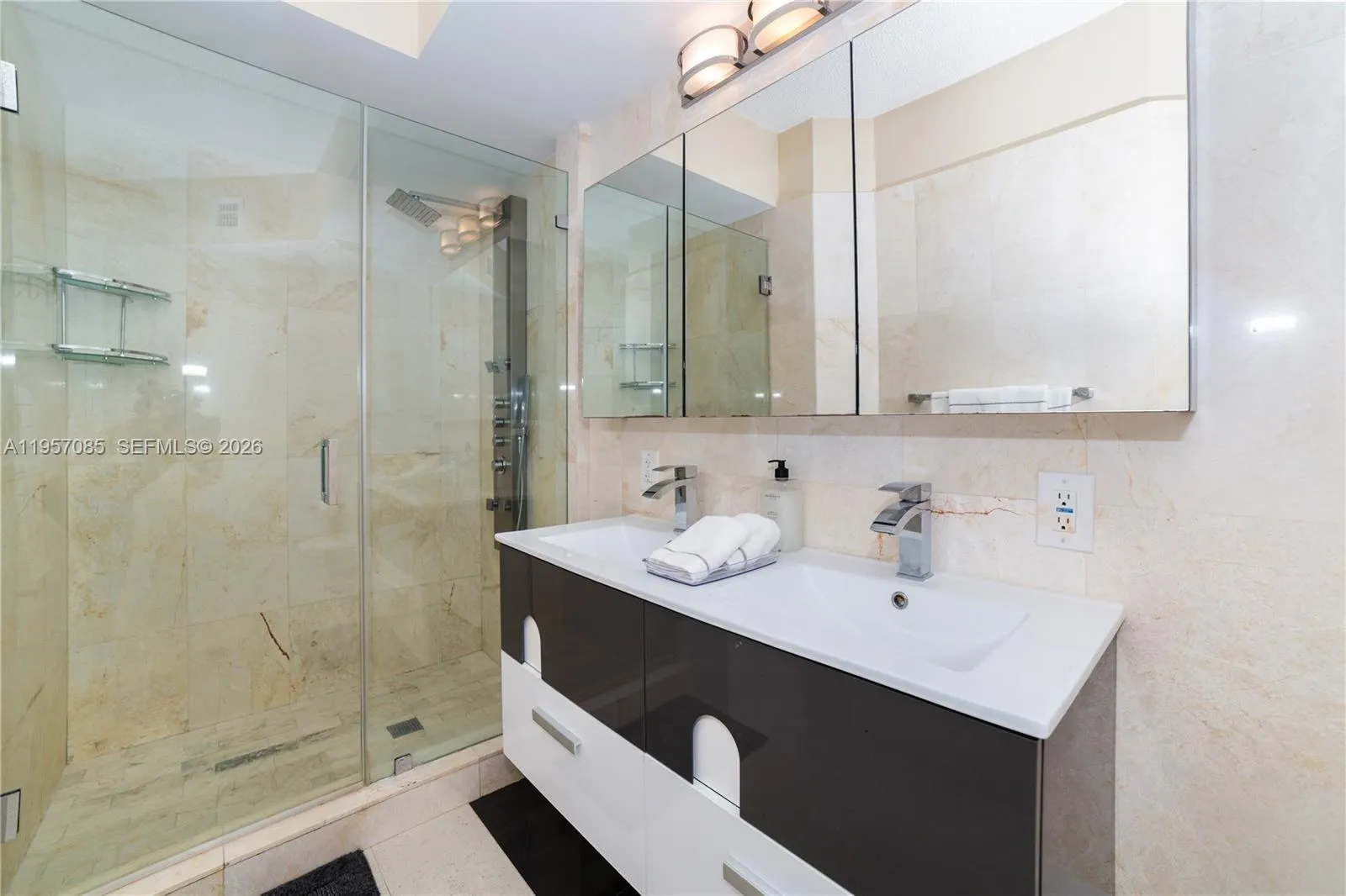 17100 N Bay Rd 1815, Sunny Isles Beach, Florida 33, Sunny Isles Beach, Florida 33160, 3 Bedrooms Bedrooms, ,2 BathroomsBathrooms,Residential,For Sale,17100 N Bay Rd 1815, Sunny Isles Beach, Florida 33,A11957085