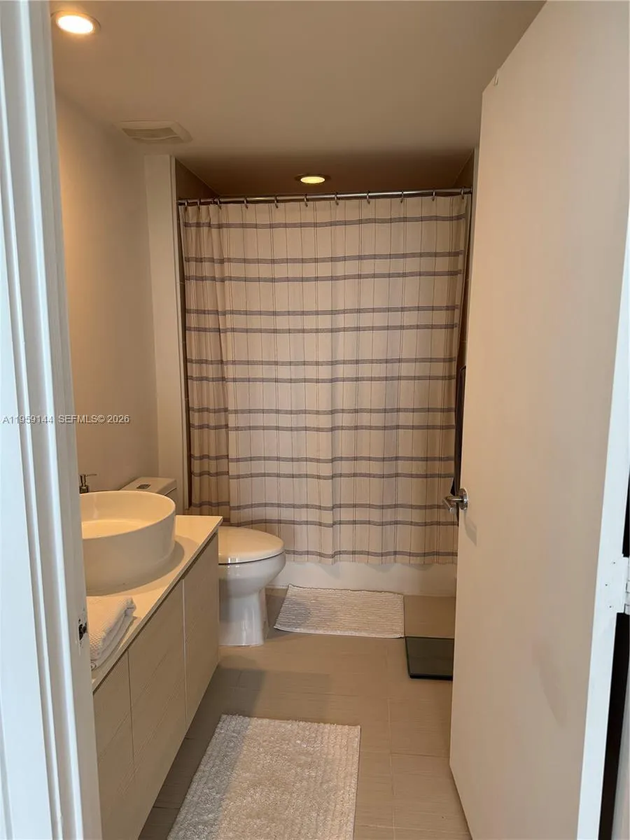 4250 Biscayne Blvd 1618, Miami, Florida 33137, Miami, Florida 33137, 2 Bedrooms Bedrooms, ,2 BathroomsBathrooms,Residential,For Sale,4250 Biscayne Blvd 1618, Miami, Florida 33137,A11959144