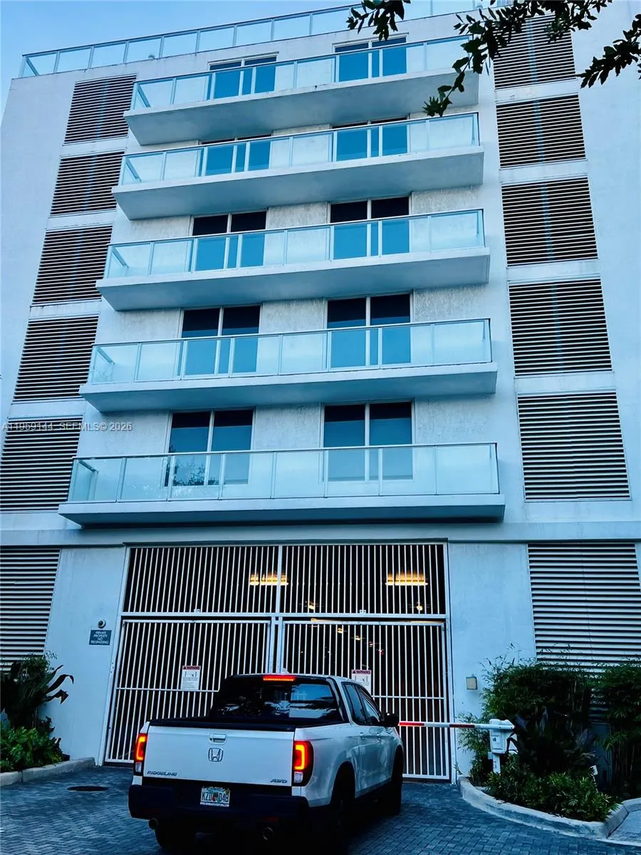 4250 Biscayne Blvd 1618, Miami, Florida 33137, Miami, Florida 33137, 2 Bedrooms Bedrooms, ,2 BathroomsBathrooms,Residential,For Sale,4250 Biscayne Blvd 1618, Miami, Florida 33137,A11959144