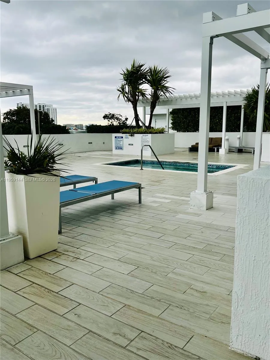 4250 Biscayne Blvd 1618, Miami, Florida 33137, Miami, Florida 33137, 2 Bedrooms Bedrooms, ,2 BathroomsBathrooms,Residential,For Sale,4250 Biscayne Blvd 1618, Miami, Florida 33137,A11959144