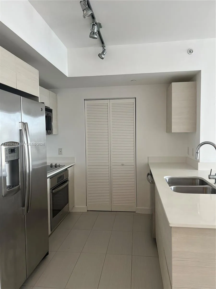 4250 Biscayne Blvd 1618, Miami, Florida 33137, Miami, Florida 33137, 2 Bedrooms Bedrooms, ,2 BathroomsBathrooms,Residential,For Sale,4250 Biscayne Blvd 1618, Miami, Florida 33137,A11959144
