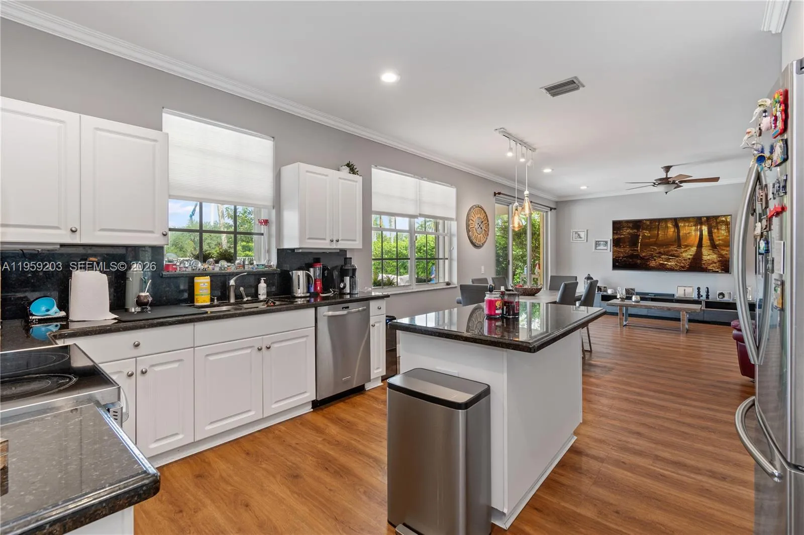 1095 Chenille Cir, Weston, Florida 33327, Weston, Florida 33327, 7 Bedrooms Bedrooms, ,4 BathroomsBathrooms,Residential,For Sale,1095 Chenille Cir, Weston, Florida 33327,A11959203