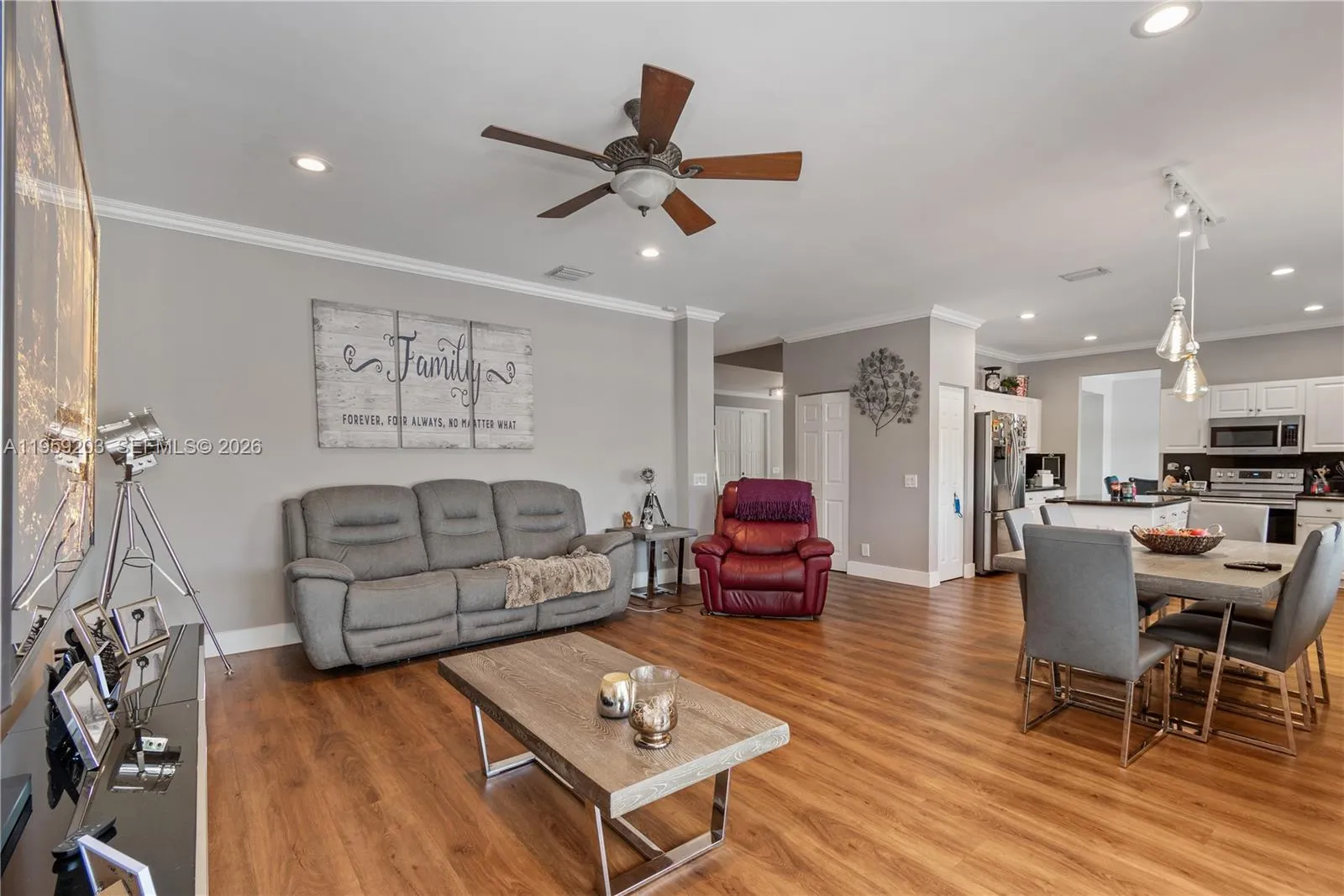 1095 Chenille Cir, Weston, Florida 33327, Weston, Florida 33327, 7 Bedrooms Bedrooms, ,4 BathroomsBathrooms,Residential,For Sale,1095 Chenille Cir, Weston, Florida 33327,A11959203