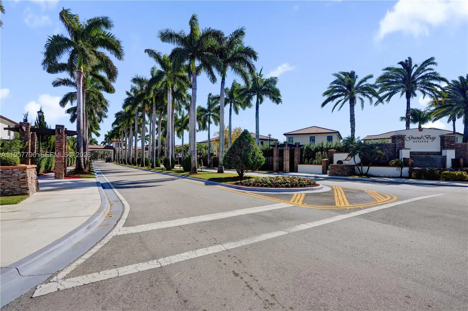 8895 Nw 100th Pl, Doral, Florida 33178, Doral, Florida 33178, 5 Bedrooms Bedrooms, ,4 BathroomsBathrooms,Residential,For Sale,8895 Nw 100th Pl, Doral, Florida 33178,A11957796