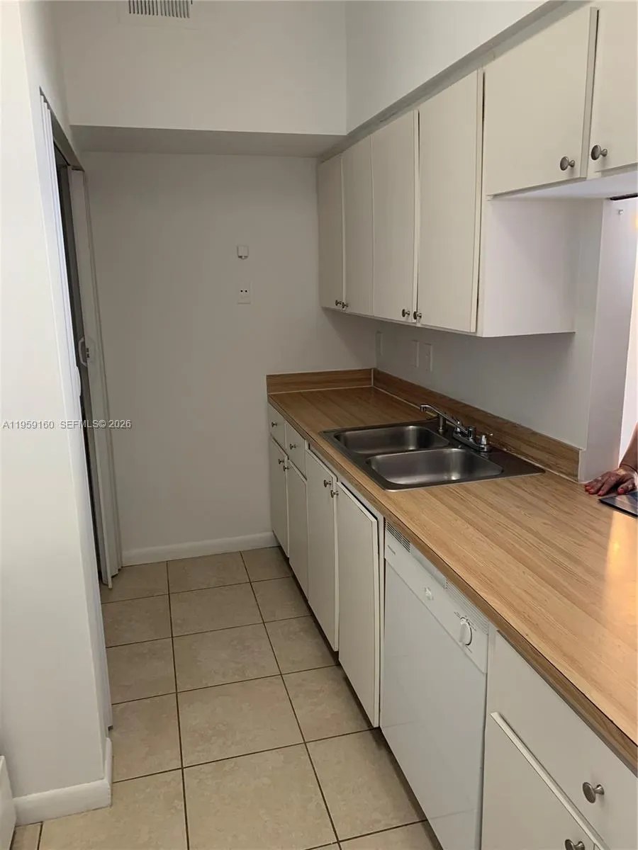 18322 Nw 68th Ave A, Hialeah, Florida 33015, Hialeah, Florida 33015, 1 Bedroom Bedrooms, ,1 BathroomBathrooms,Residential Lease,For Rent,18322 Nw 68th Ave A, Hialeah, Florida 33015,A11959160