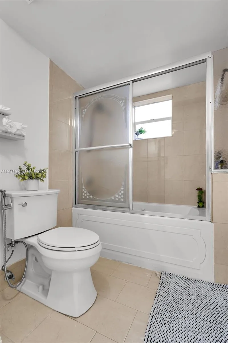 7531 W 29th Way 7531, Hialeah, Florida 33018, Hialeah, Florida 33018, 3 Bedrooms Bedrooms, ,2 BathroomsBathrooms,Residential Lease,For Rent,7531 W 29th Way 7531, Hialeah, Florida 33018,A11957109