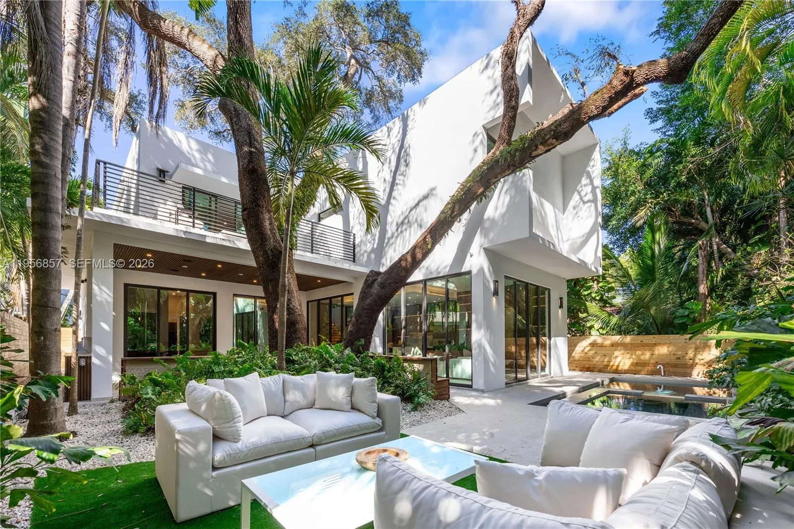 2805 Freeman St, Miami, Florida 33133, Miami, Florida 33133, 5 Bedrooms Bedrooms, ,5 BathroomsBathrooms,Residential Lease,For Rent,2805 Freeman St, Miami, Florida 33133,A11956857