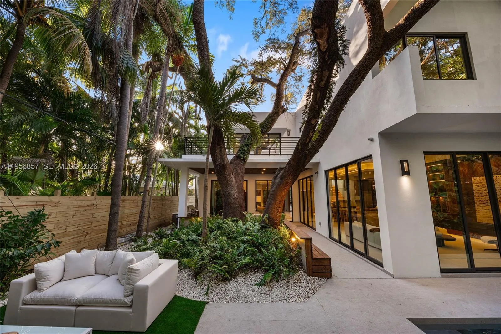 2805 Freeman St, Miami, Florida 33133, Miami, Florida 33133, 5 Bedrooms Bedrooms, ,5 BathroomsBathrooms,Residential Lease,For Rent,2805 Freeman St, Miami, Florida 33133,A11956857