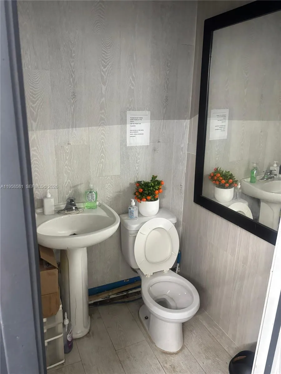 419 Nw 79th St, Miami, Florida 33150, Miami, Florida 33150, ,Commercial Lease,For Rent,419 Nw 79th St, Miami, Florida 33150,A11958581