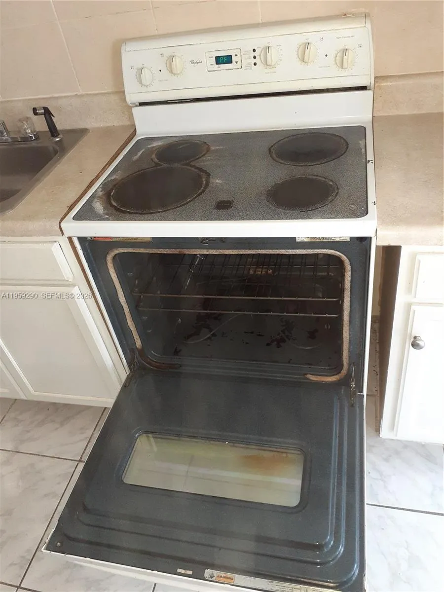 5842 Nw 21st St 42-b, Lauderhill, Florida 33313, Lauderhill, Florida 33313, 2 Bedrooms Bedrooms, ,1 BathroomBathrooms,Residential,For Sale,5842 Nw 21st St 42-b, Lauderhill, Florida 33313,A11959290