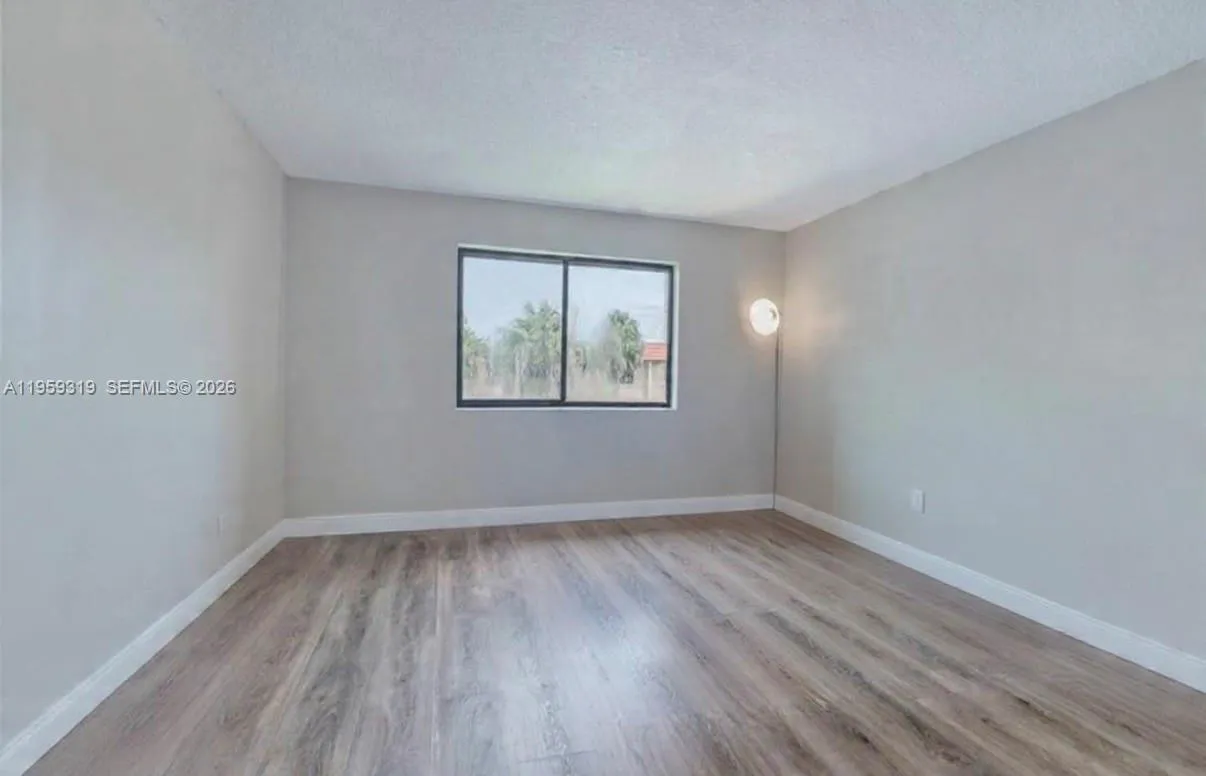 402 Lakeview Dr 201, Weston, Florida 33326, Weston, Florida 33326, 2 Bedrooms Bedrooms, ,2 BathroomsBathrooms,Residential,For Sale,402 Lakeview Dr 201, Weston, Florida 33326,A11959319