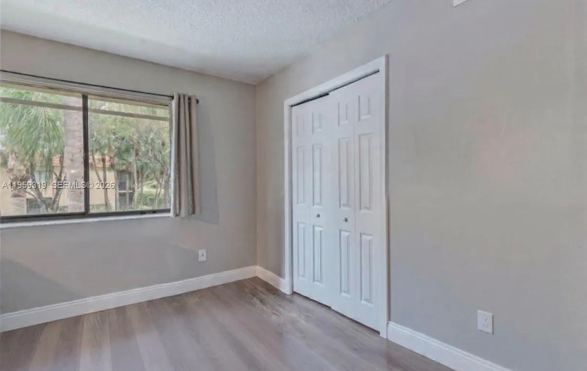 402 Lakeview Dr 201, Weston, Florida 33326, Weston, Florida 33326, 2 Bedrooms Bedrooms, ,2 BathroomsBathrooms,Residential,For Sale,402 Lakeview Dr 201, Weston, Florida 33326,A11959319