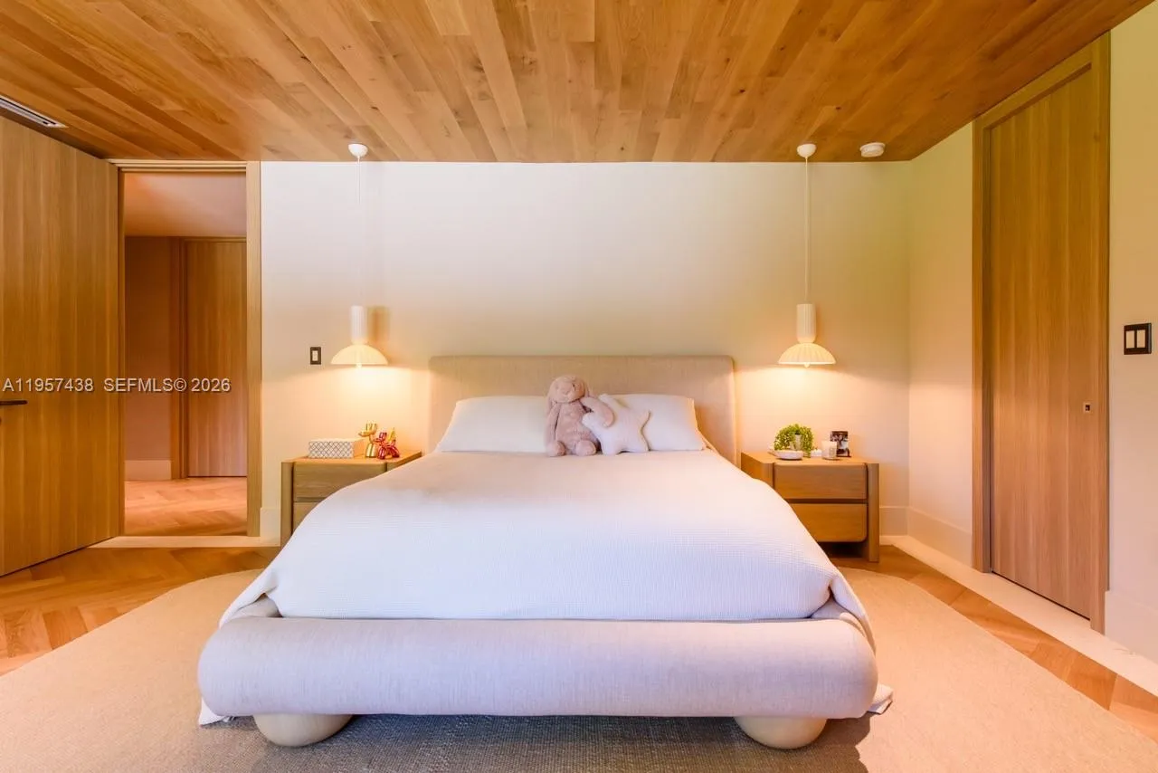 5902 Sw 105th St, Pinecrest, Florida 33156, Pinecrest, Florida 33156, 6 Bedrooms Bedrooms, ,6 BathroomsBathrooms,Residential,For Sale,5902 Sw 105th St, Pinecrest, Florida 33156,A11957438