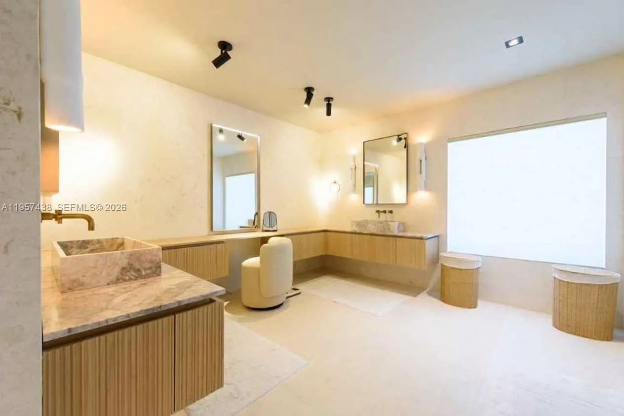 5902 Sw 105th St, Pinecrest, Florida 33156, Pinecrest, Florida 33156, 6 Bedrooms Bedrooms, ,6 BathroomsBathrooms,Residential,For Sale,5902 Sw 105th St, Pinecrest, Florida 33156,A11957438