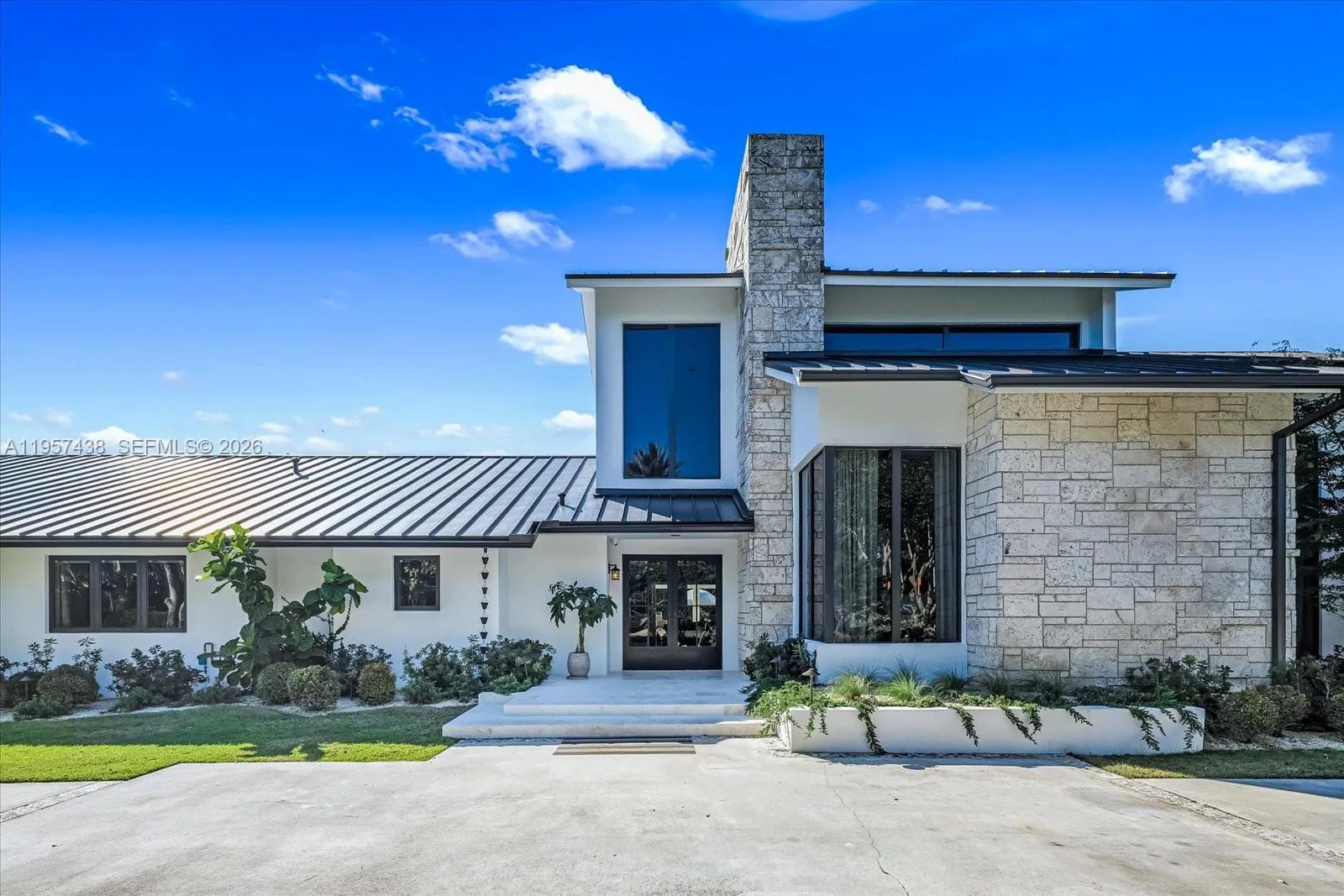 5902 Sw 105th St, Pinecrest, Florida 33156, Pinecrest, Florida 33156, 6 Bedrooms Bedrooms, ,6 BathroomsBathrooms,Residential,For Sale,5902 Sw 105th St, Pinecrest, Florida 33156,A11957438