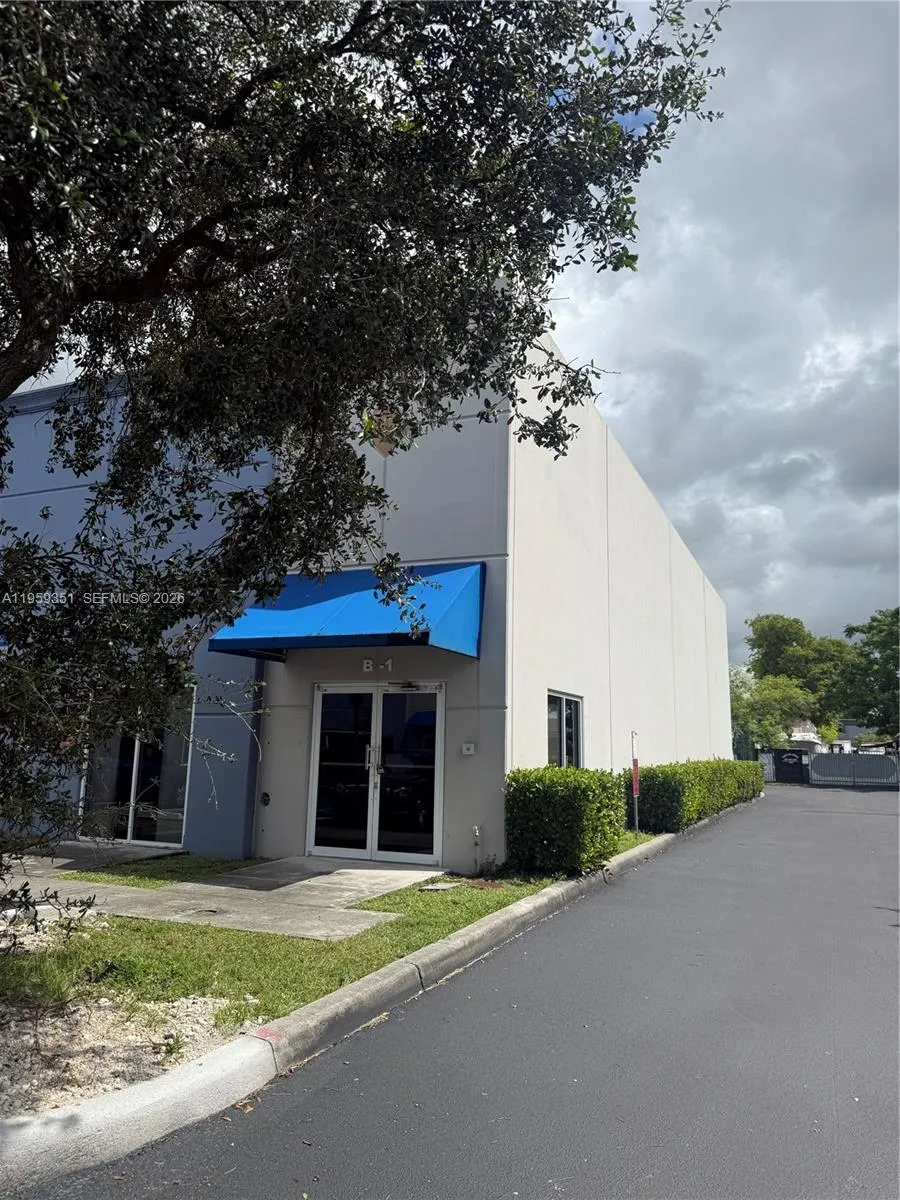 4960 Nw 165th St B1, Miami Gardens, Florida 33014, Miami Gardens, Florida 33014, ,Commercial Lease,For Rent,4960 Nw 165th St B1, Miami Gardens, Florida 33014,A11959351