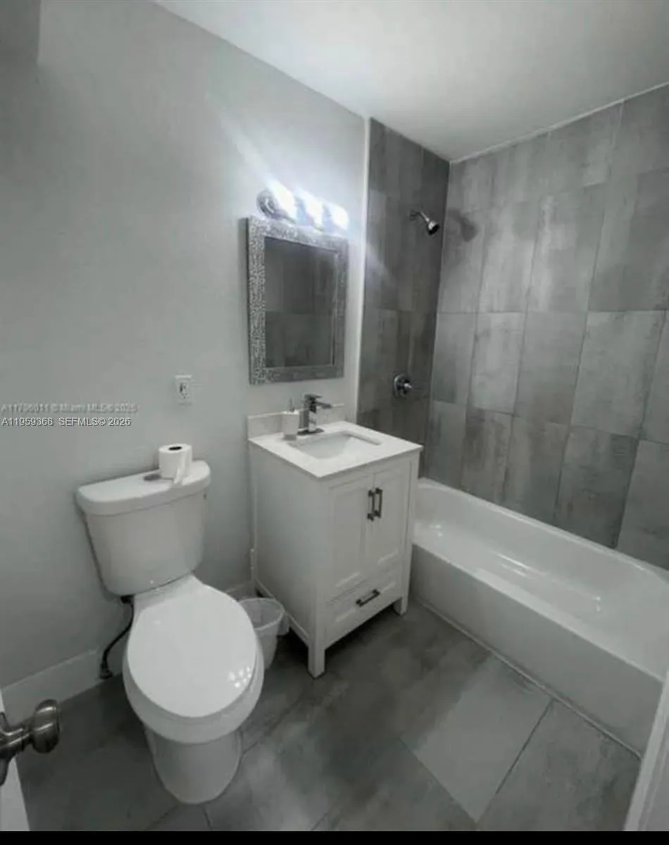 mother in-laws bathroom or 3 bathroom