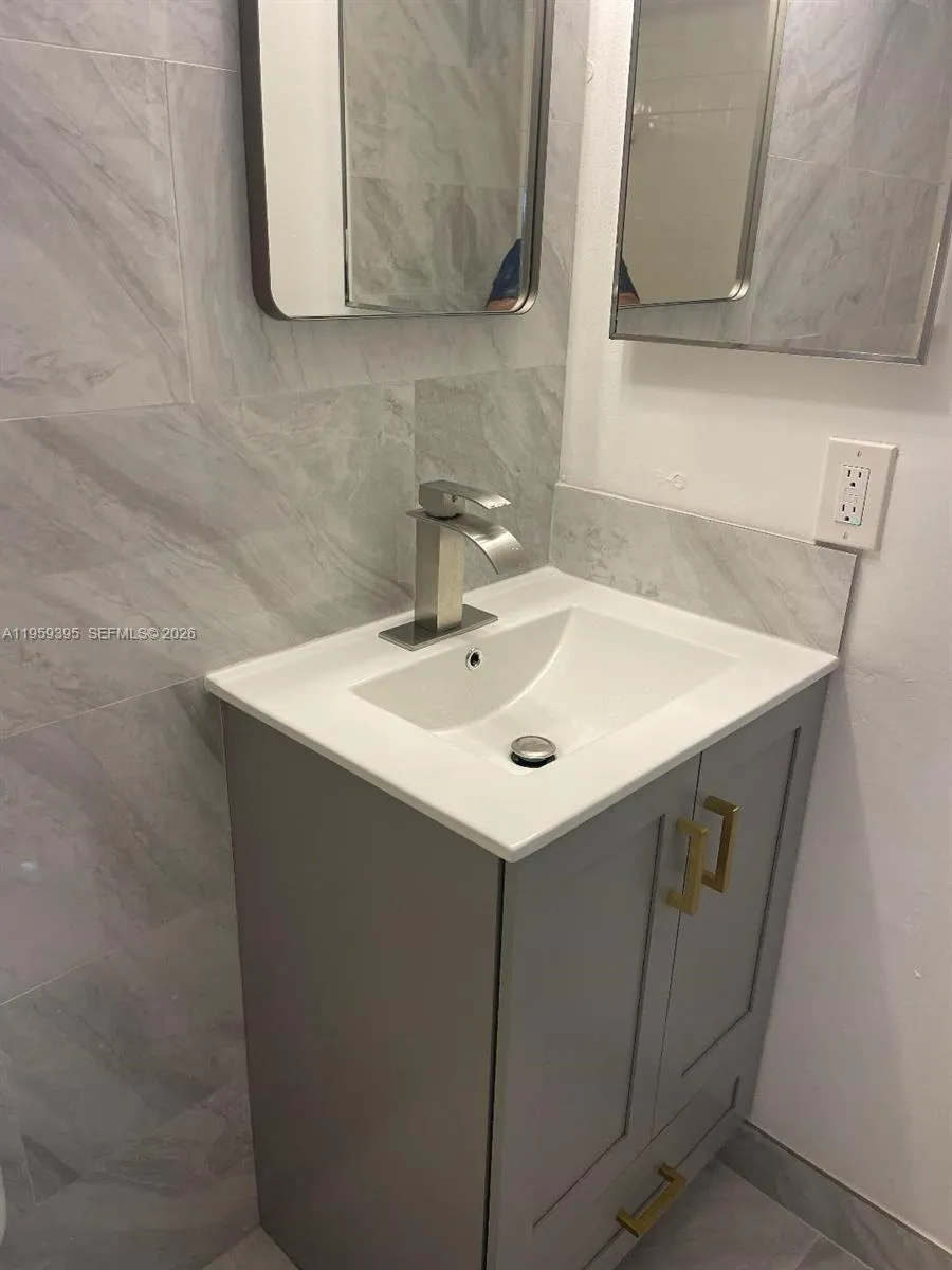 10357 Nw 8th St 105, Pembroke Pines, Florida 33026, Pembroke Pines, Florida 33026, 2 Bedrooms Bedrooms, ,2 BathroomsBathrooms,Residential Lease,For Rent,10357 Nw 8th St 105, Pembroke Pines, Florida 33026,A11959395