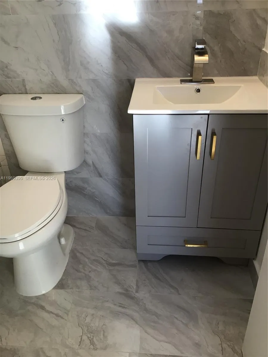 10357 Nw 8th St 105, Pembroke Pines, Florida 33026, Pembroke Pines, Florida 33026, 2 Bedrooms Bedrooms, ,2 BathroomsBathrooms,Residential Lease,For Rent,10357 Nw 8th St 105, Pembroke Pines, Florida 33026,A11959395