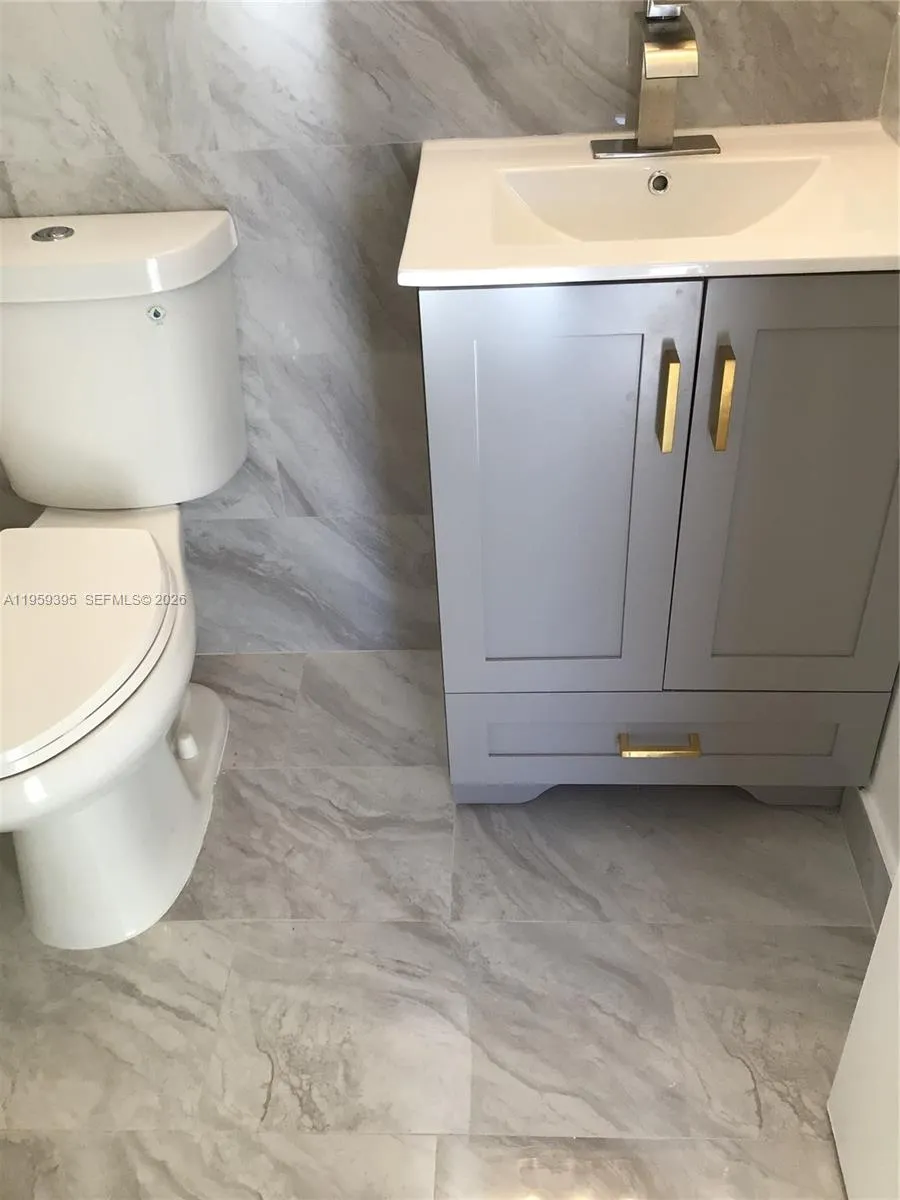 10357 Nw 8th St 105, Pembroke Pines, Florida 33026, Pembroke Pines, Florida 33026, 2 Bedrooms Bedrooms, ,2 BathroomsBathrooms,Residential Lease,For Rent,10357 Nw 8th St 105, Pembroke Pines, Florida 33026,A11959395