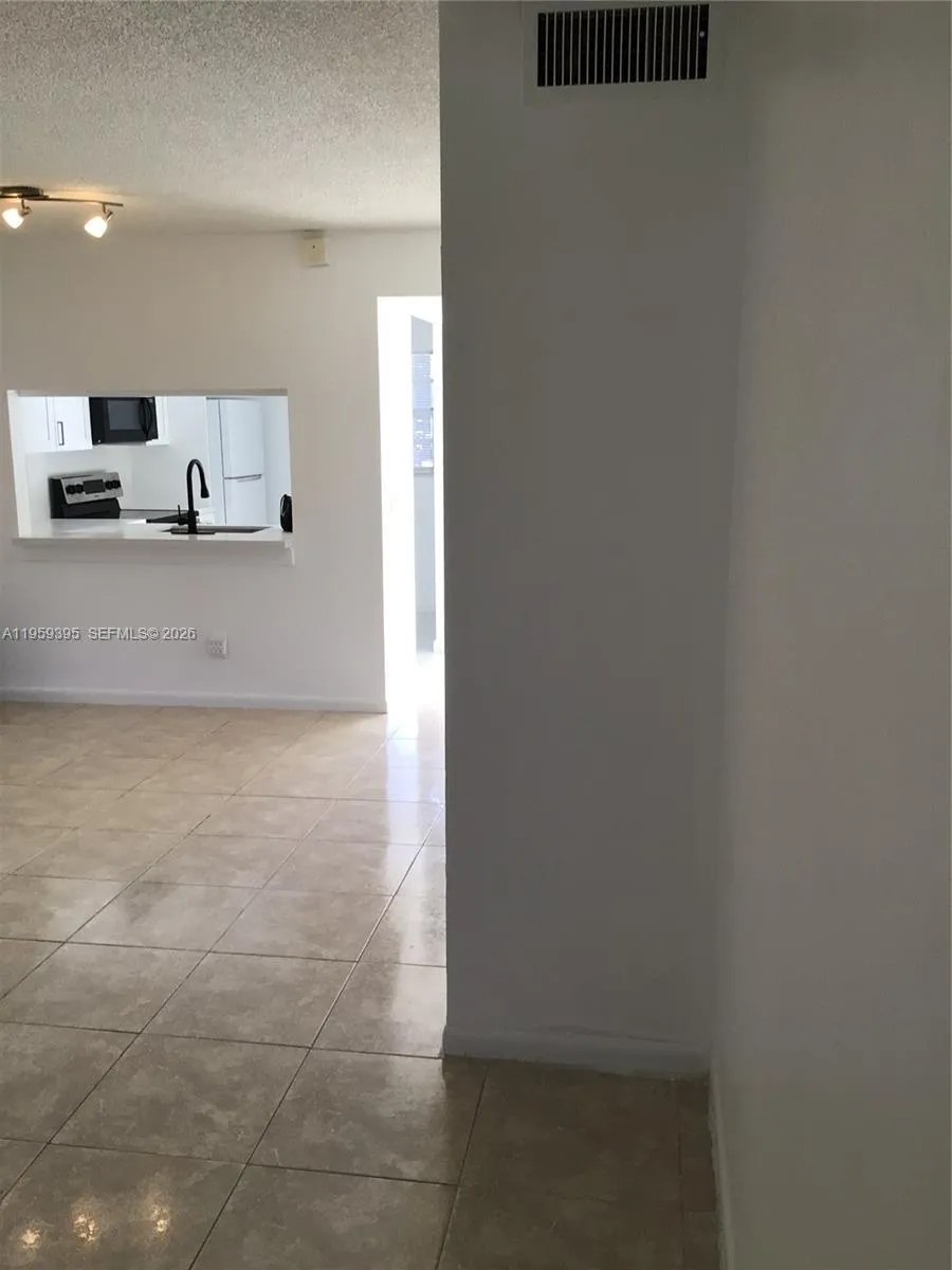 10357 Nw 8th St 105, Pembroke Pines, Florida 33026, Pembroke Pines, Florida 33026, 2 Bedrooms Bedrooms, ,2 BathroomsBathrooms,Residential Lease,For Rent,10357 Nw 8th St 105, Pembroke Pines, Florida 33026,A11959395