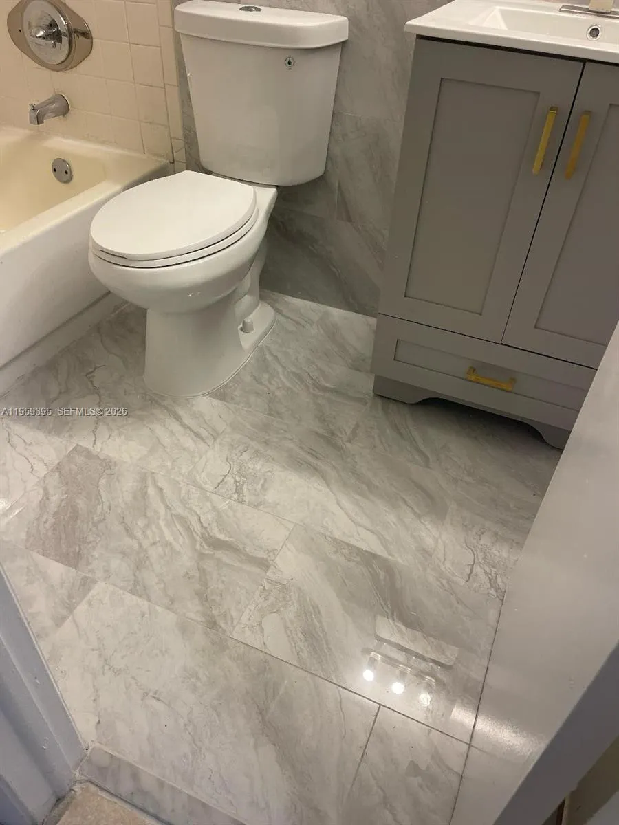 10357 Nw 8th St 105, Pembroke Pines, Florida 33026, Pembroke Pines, Florida 33026, 2 Bedrooms Bedrooms, ,2 BathroomsBathrooms,Residential Lease,For Rent,10357 Nw 8th St 105, Pembroke Pines, Florida 33026,A11959395