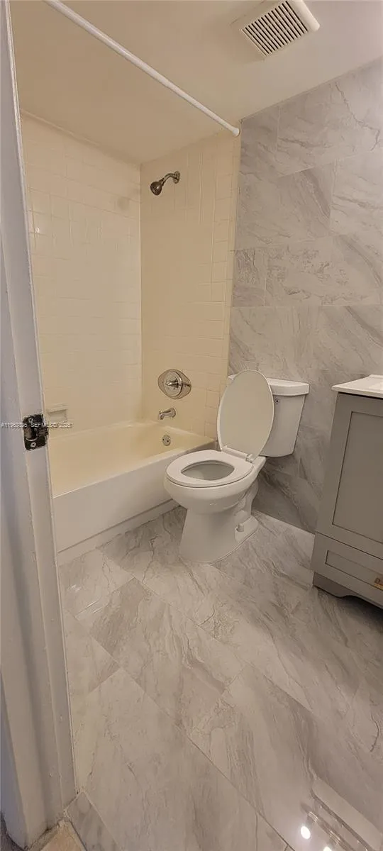 10357 Nw 8th St 105, Pembroke Pines, Florida 33026, Pembroke Pines, Florida 33026, 2 Bedrooms Bedrooms, ,2 BathroomsBathrooms,Residential Lease,For Rent,10357 Nw 8th St 105, Pembroke Pines, Florida 33026,A11959395