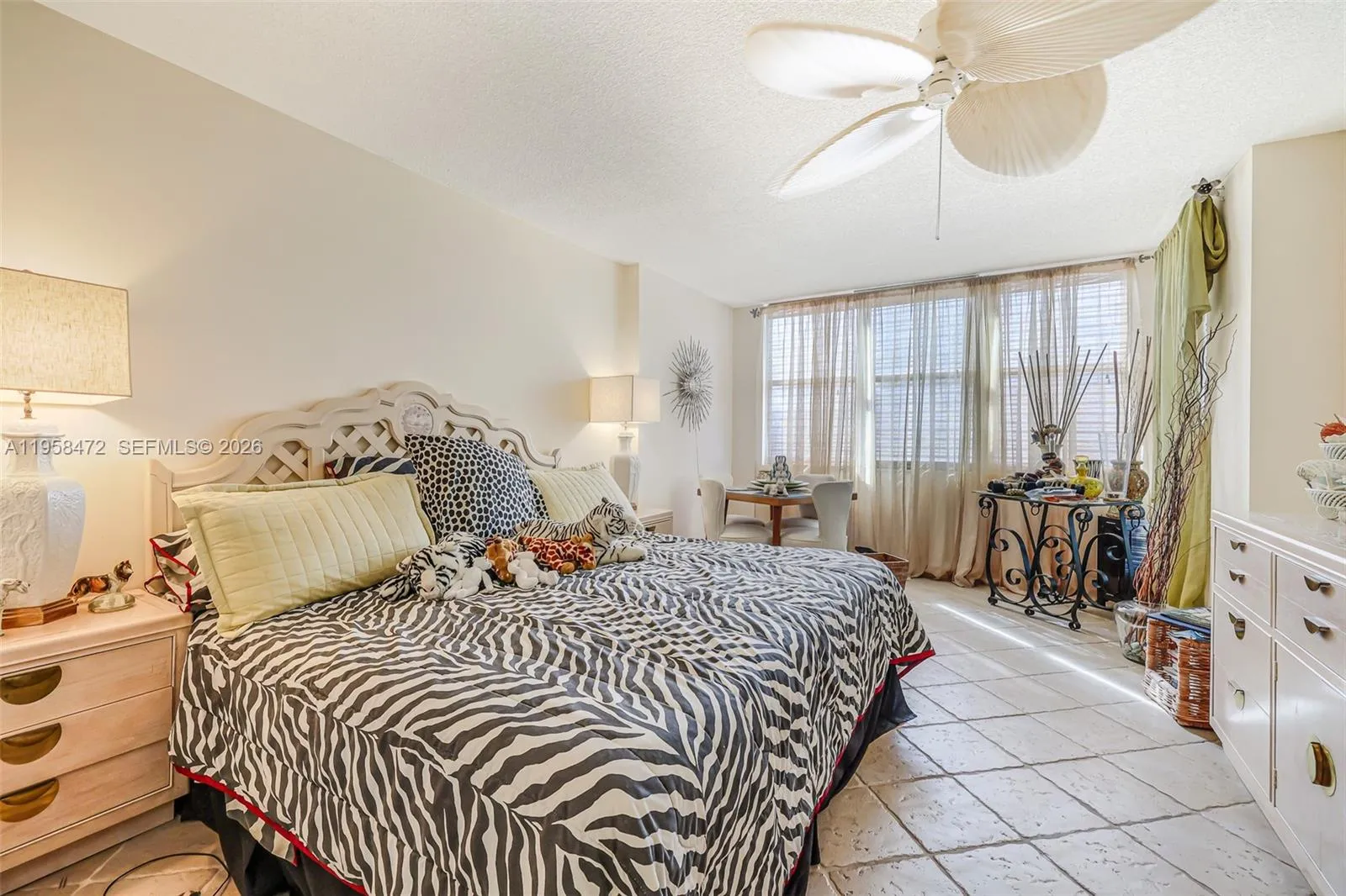 6039 Collins Ave 833, Miami Beach, Florida 33140, Miami Beach, Florida 33140, 1 Bedroom Bedrooms, ,2 BathroomsBathrooms,Residential,For Sale,6039 Collins Ave 833, Miami Beach, Florida 33140,A11958472