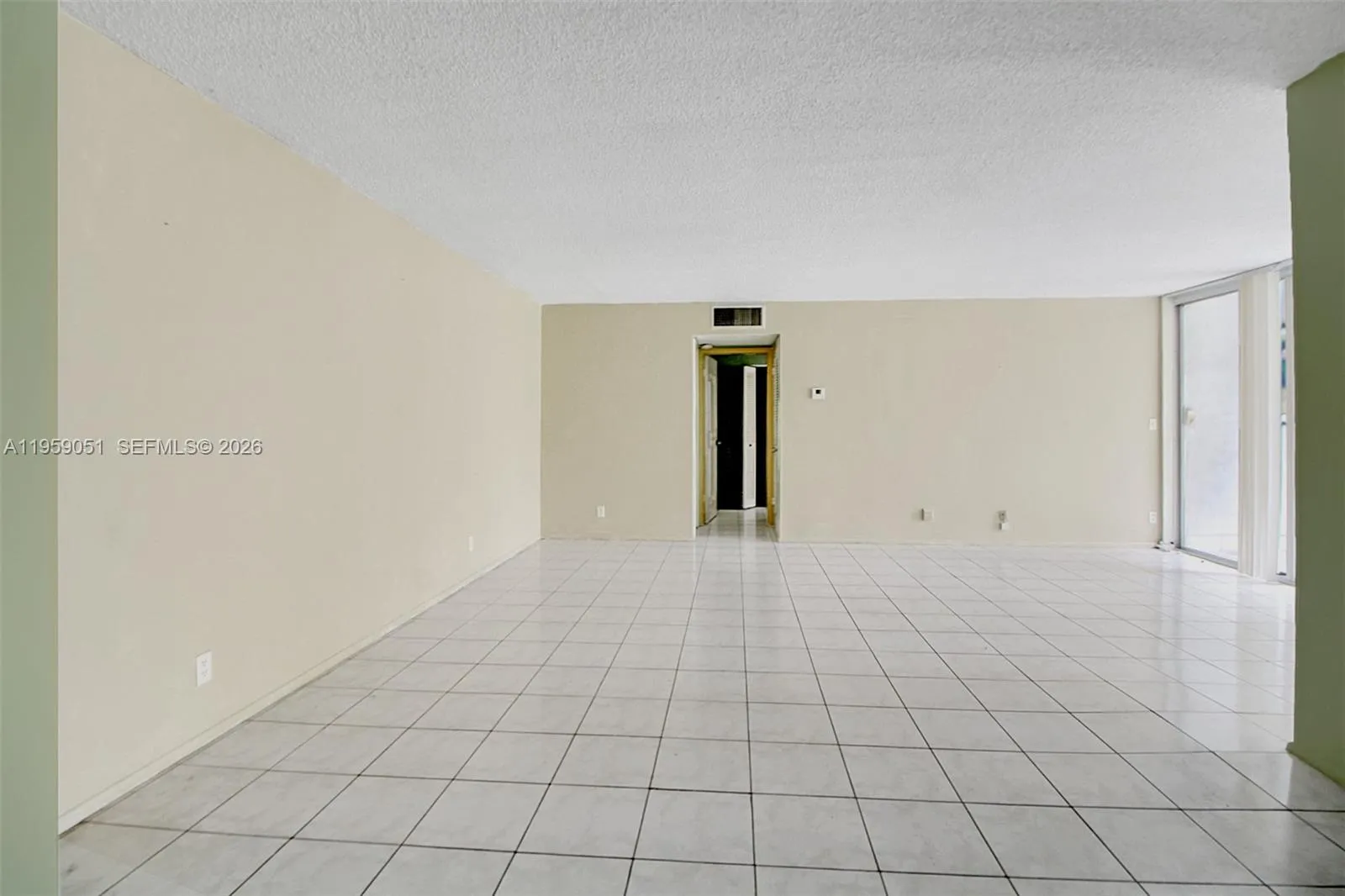 942 Ne 199th St 2f, Miami, Florida 33179, Miami, Florida 33179, 1 Bedroom Bedrooms, ,1 BathroomBathrooms,Residential,For Sale,942 Ne 199th St 2f, Miami, Florida 33179,A11959051