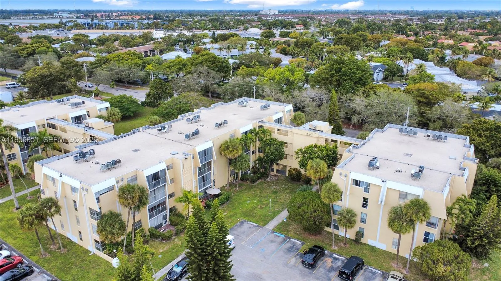 942 Ne 199th St 2f, Miami, Florida 33179, Miami, Florida 33179, 1 Bedroom Bedrooms, ,1 BathroomBathrooms,Residential,For Sale,942 Ne 199th St 2f, Miami, Florida 33179,A11959051