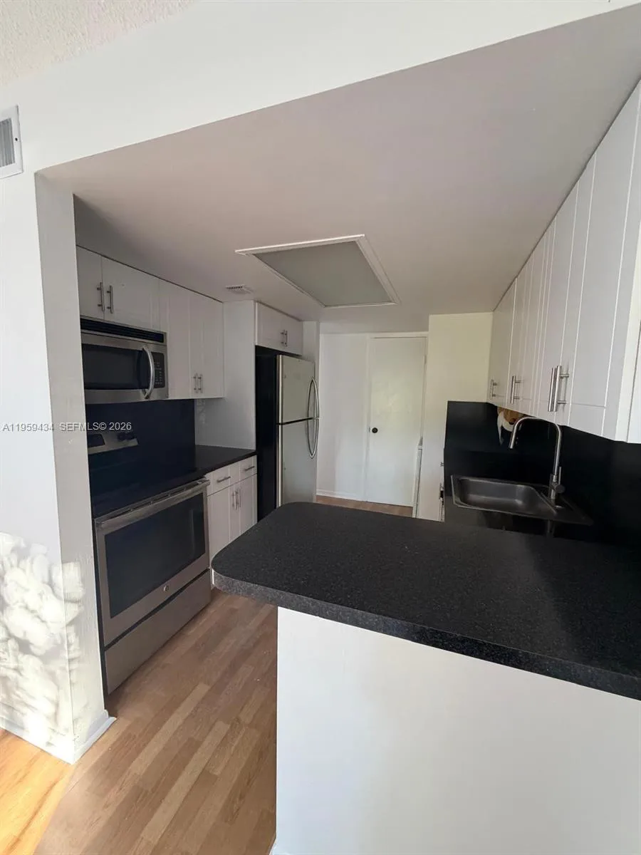 15832 Sw 91st Ct B, Palmetto Bay, Florida 33157, Palmetto Bay, Florida 33157, 2 Bedrooms Bedrooms, ,1 BathroomBathrooms,Residential Lease,For Rent,15832 Sw 91st Ct B, Palmetto Bay, Florida 33157,A11959434