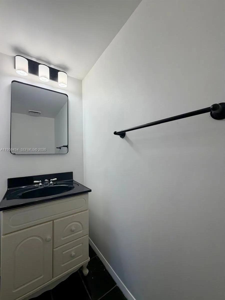 15832 Sw 91st Ct B, Palmetto Bay, Florida 33157, Palmetto Bay, Florida 33157, 2 Bedrooms Bedrooms, ,1 BathroomBathrooms,Residential Lease,For Rent,15832 Sw 91st Ct B, Palmetto Bay, Florida 33157,A11959434