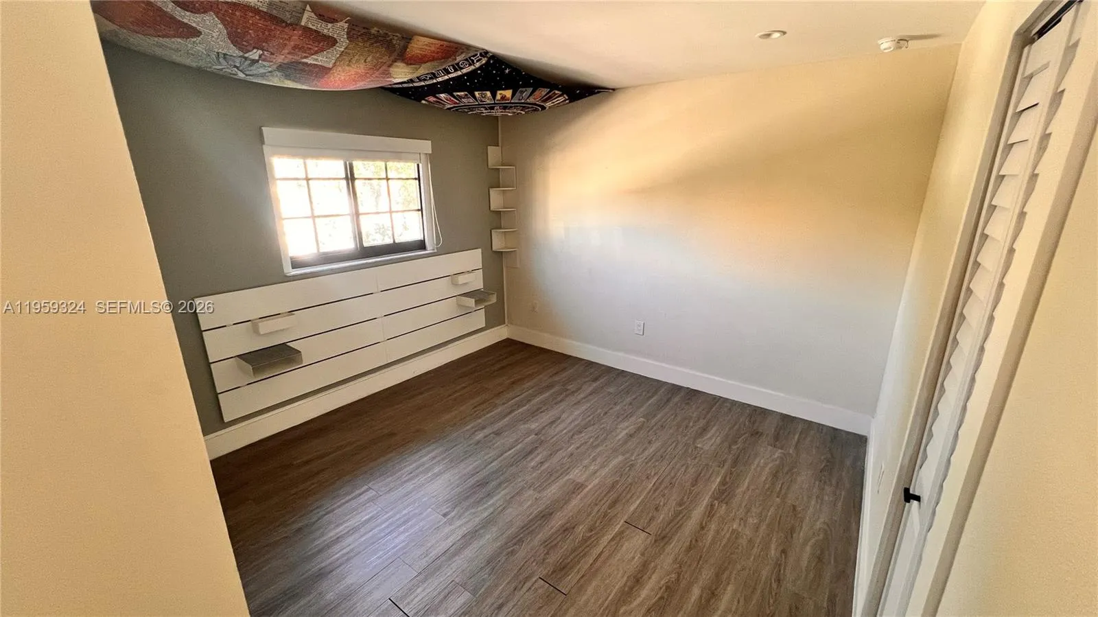 secondary bedroom