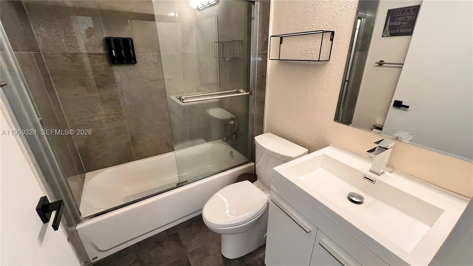 3538 Sw 17th St 1b, Miami, Florida 33145, Miami, Florida 33145, 3 Bedrooms Bedrooms, ,3 BathroomsBathrooms,Residential Lease,For Rent,3538 Sw 17th St 1b, Miami, Florida 33145,A11959324