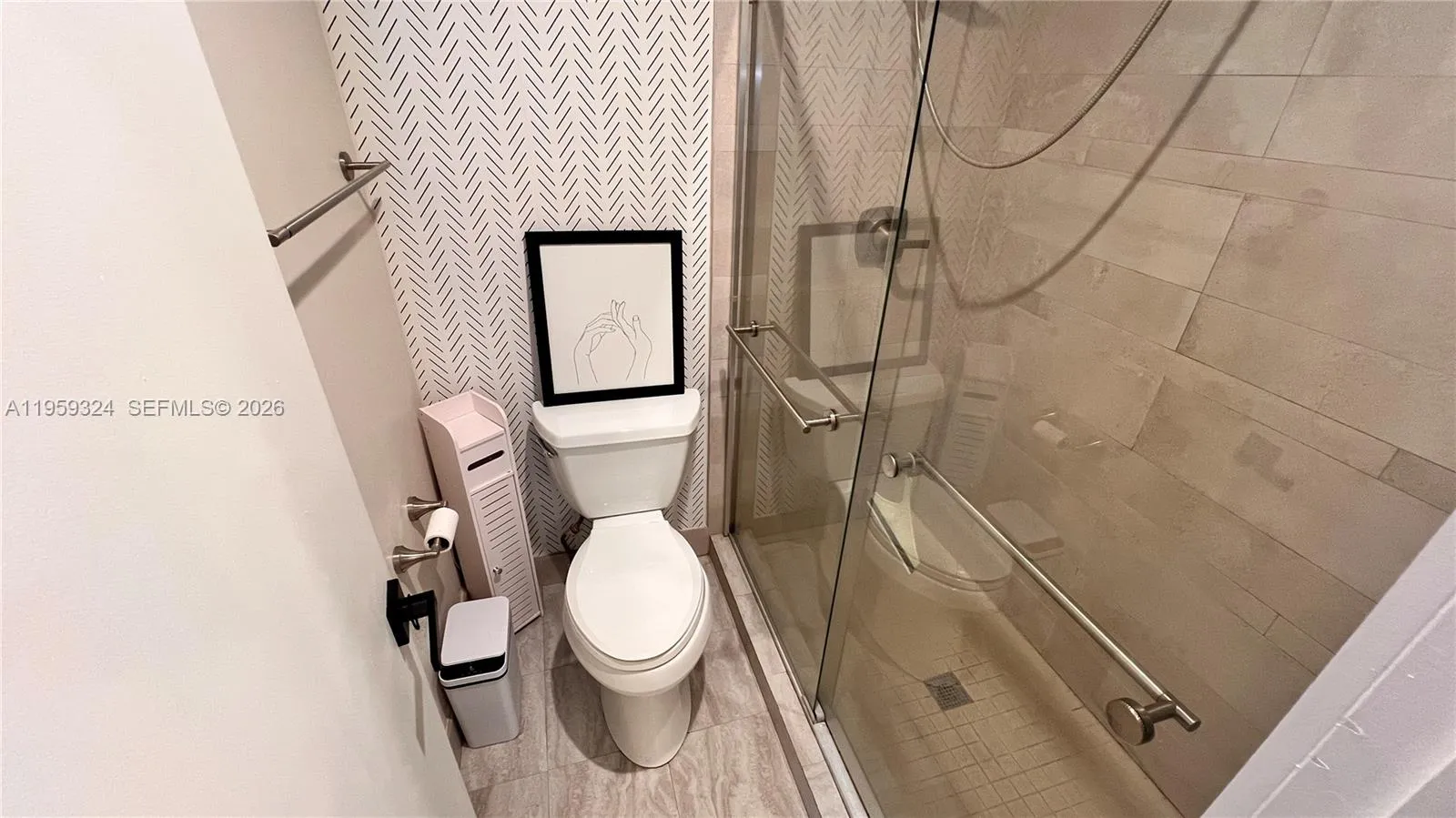 Master bedroom bathroom