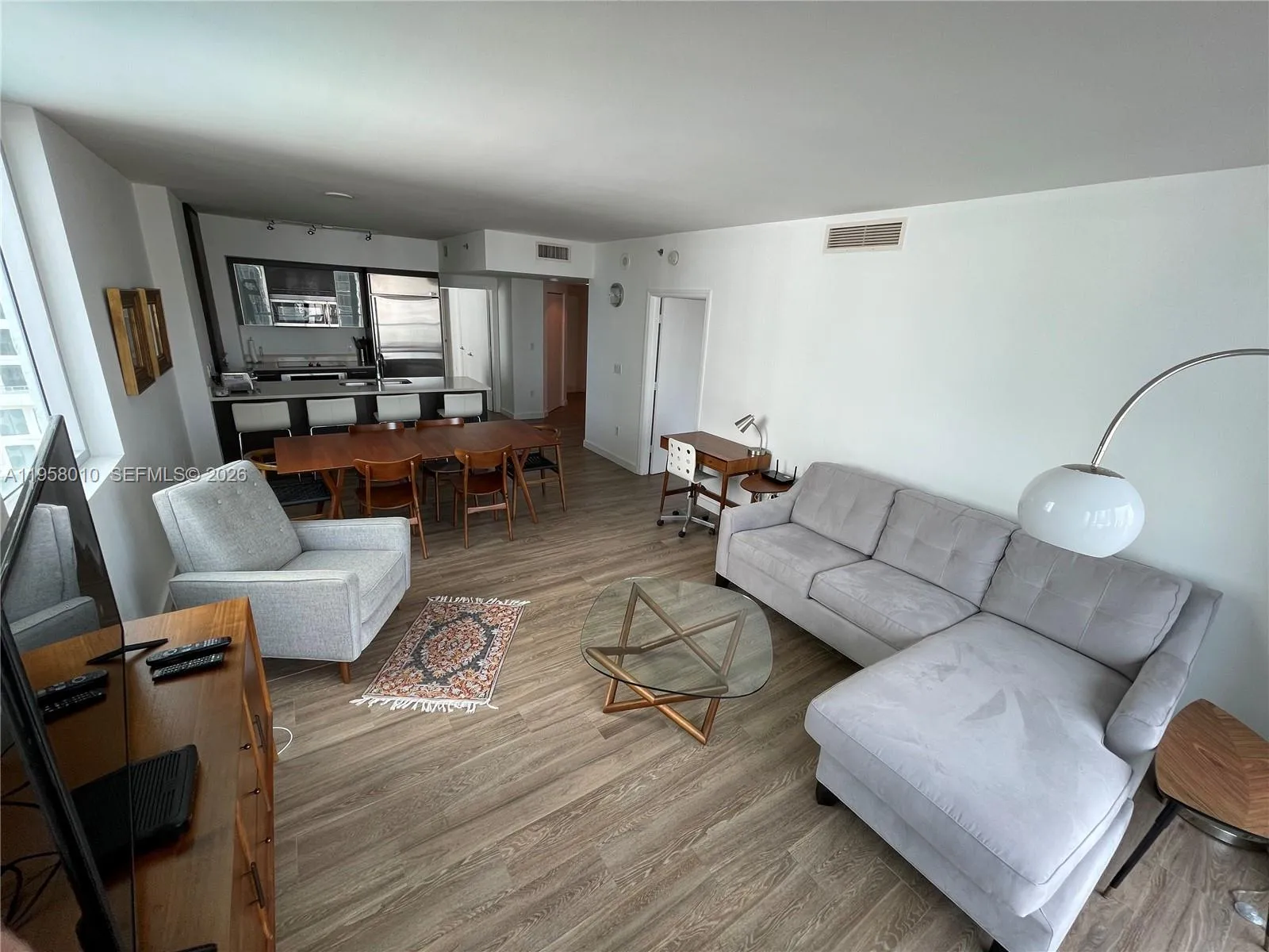 55 Se 6th St 1807, Miami, Florida 33131, Miami, Florida 33131, 2 Bedrooms Bedrooms, ,2 BathroomsBathrooms,Residential,For Sale,55 Se 6th St 1807, Miami, Florida 33131,A11958010