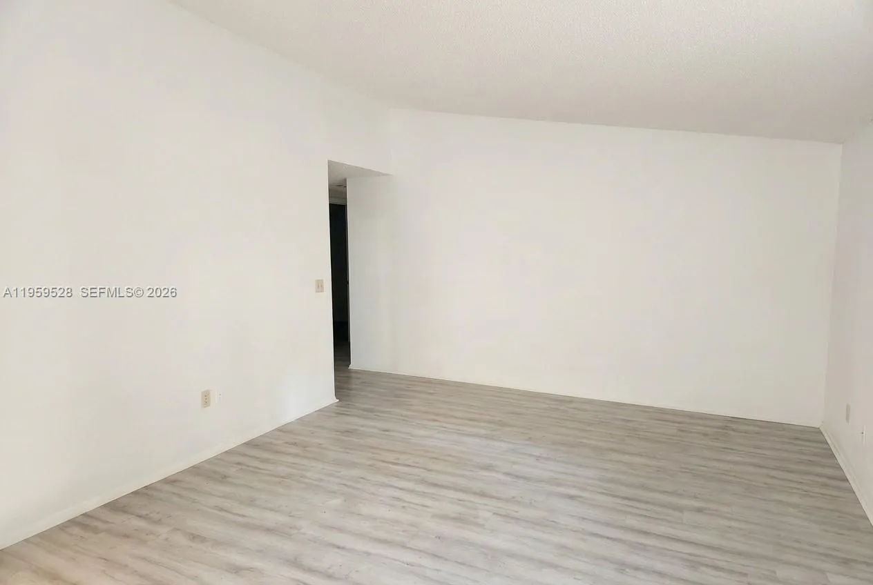 2420 Nw 33rd St 1011, Oakland Park, Florida 33309, Oakland Park, Florida 33309, 2 Bedrooms Bedrooms, ,2 BathroomsBathrooms,Residential Lease,For Rent,2420 Nw 33rd St 1011, Oakland Park, Florida 33309,A11959528
