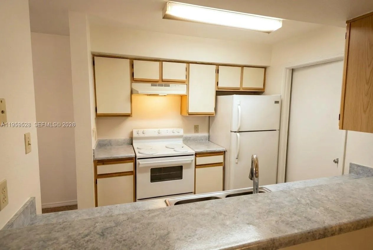 2420 Nw 33rd St 1011, Oakland Park, Florida 33309, Oakland Park, Florida 33309, 2 Bedrooms Bedrooms, ,2 BathroomsBathrooms,Residential Lease,For Rent,2420 Nw 33rd St 1011, Oakland Park, Florida 33309,A11959528