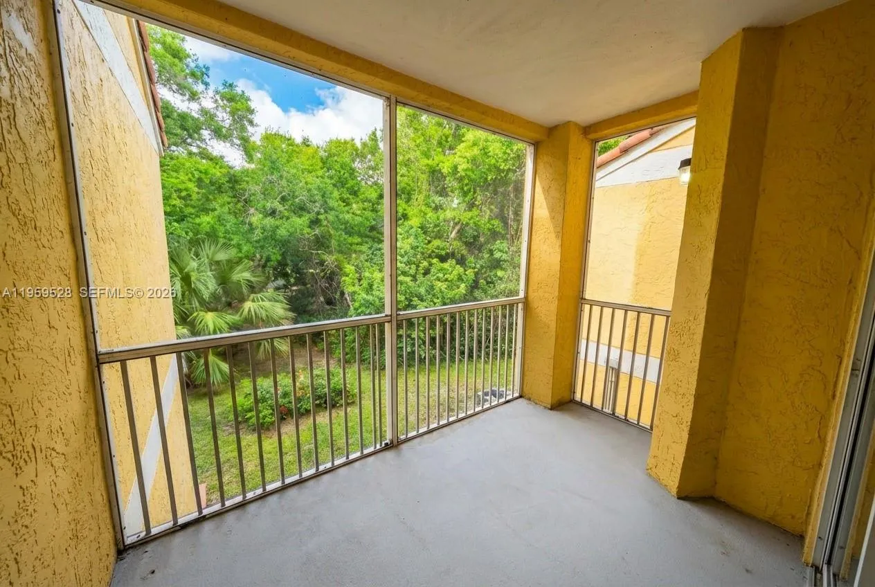 2420 Nw 33rd St 1011, Oakland Park, Florida 33309, Oakland Park, Florida 33309, 2 Bedrooms Bedrooms, ,2 BathroomsBathrooms,Residential Lease,For Rent,2420 Nw 33rd St 1011, Oakland Park, Florida 33309,A11959528