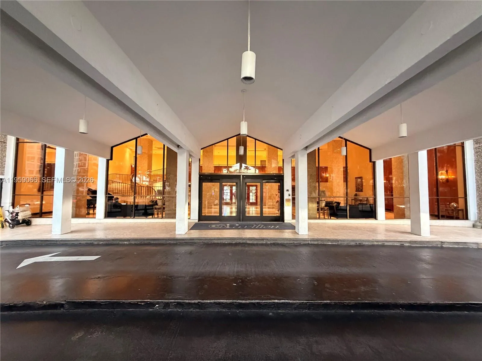 5601 Collins Ave 720, Miami Beach, Florida 33140, Miami Beach, Florida 33140, 2 Bedrooms Bedrooms, ,2 BathroomsBathrooms,Residential,For Sale,5601 Collins Ave 720, Miami Beach, Florida 33140,A11959066