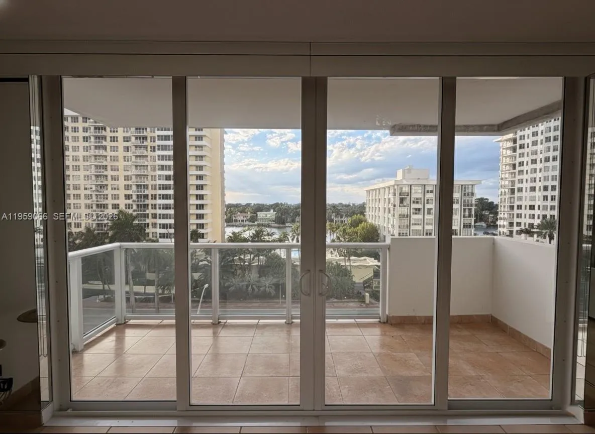 5601 Collins Ave 720, Miami Beach, Florida 33140, Miami Beach, Florida 33140, 2 Bedrooms Bedrooms, ,2 BathroomsBathrooms,Residential,For Sale,5601 Collins Ave 720, Miami Beach, Florida 33140,A11959066