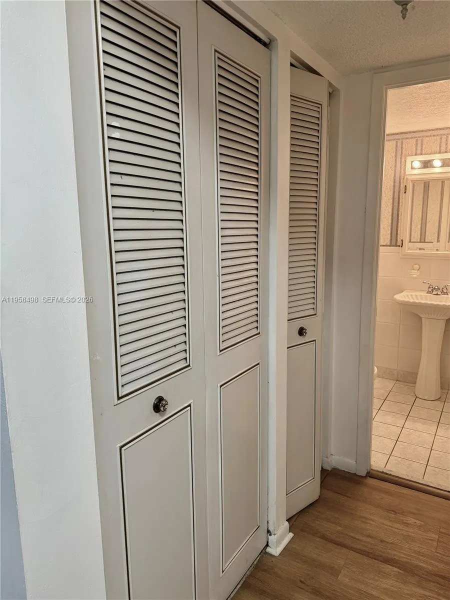 1830 Dixieanna St 404, Hollywood, Florida 33020, Hollywood, Florida 33020, 1 Bedroom Bedrooms, ,1 BathroomBathrooms,Residential,For Sale,1830 Dixieanna St 404, Hollywood, Florida 33020,A11958498