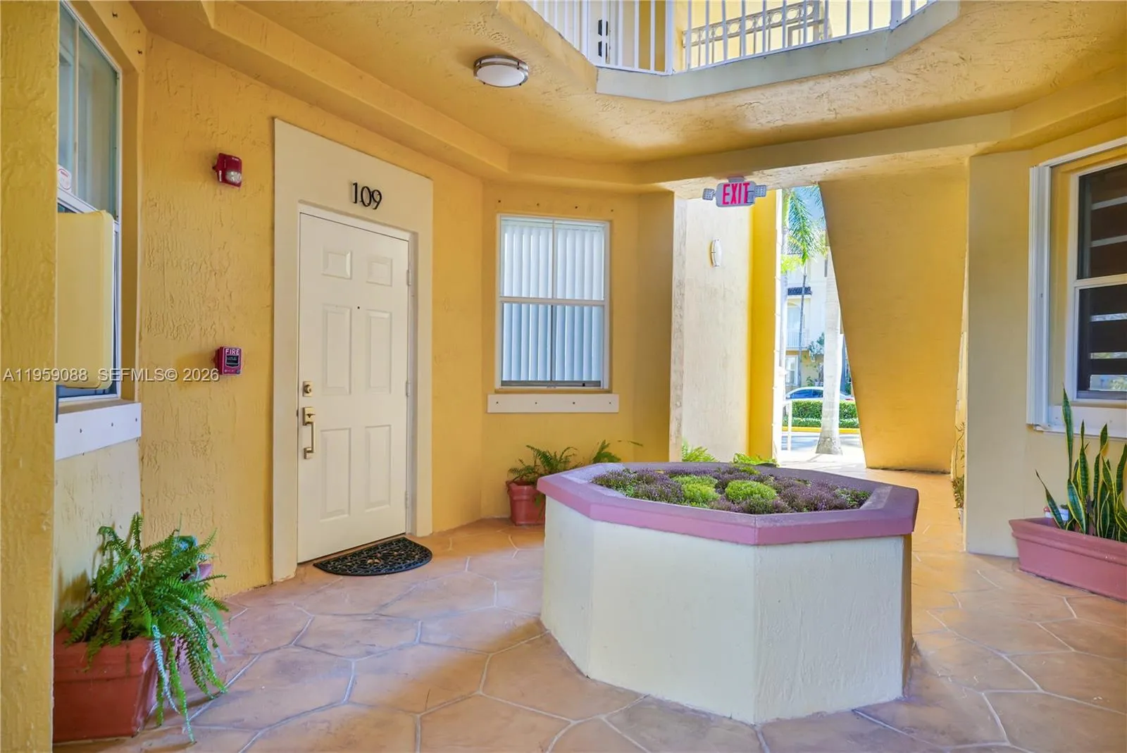 8964 W Flagler St 104, Miami, Florida 33174, Miami, Florida 33174, 3 Bedrooms Bedrooms, ,2 BathroomsBathrooms,Residential,For Sale,8964 W Flagler St 104, Miami, Florida 33174,A11959088
